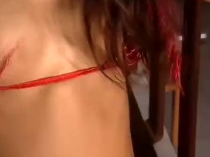 Молодая девушка и седой мужчина