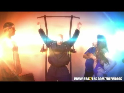 Gym trainer uses tits for motivation - brazzers