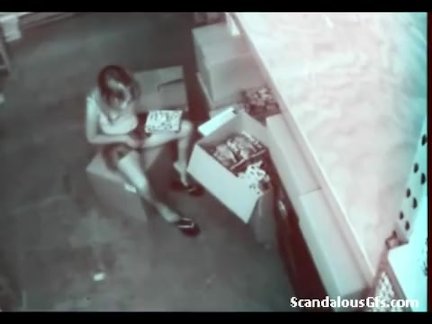 Kinky solo caught on cam