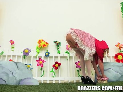 Little red riding hood gets anal - brazzers