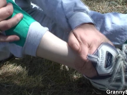 Он лечит бабушка с силой его член