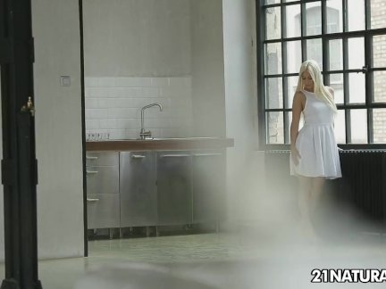 French blonde Jessy Volt enjoys a hot sex