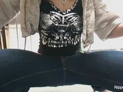 She gives a sexy bj in crotchless jeans 
