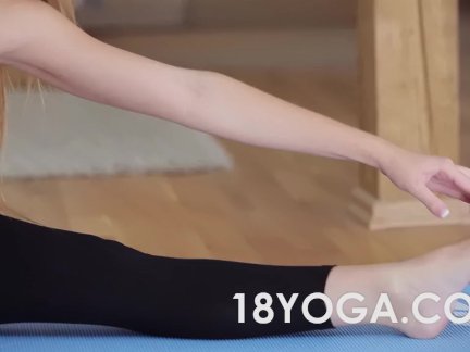 BF rips teen Alexis Crystal yoga pants to fuc