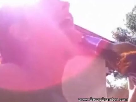 Бурная дрочка между сисек и вагинальный секс