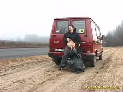 Ненасытный жеребец грубо насадил на свой инструмент молодую любовницу