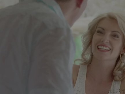 Babes - Turn Me Loose Bianca Benett