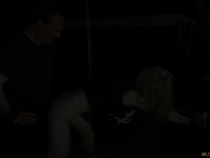 Тощий подросток девушка стоит бдсм трахают и шлепок