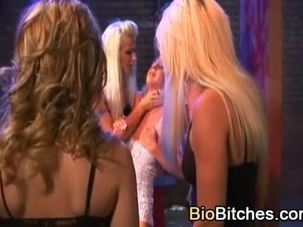 rough lesbian gangbang