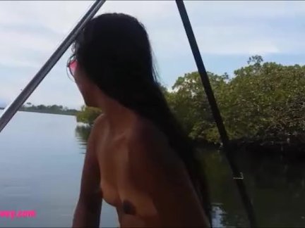 маленькие тайские подростки вереск глубокие глубокие глубокие горлы монстр кончают на лодке