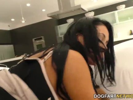 Cougar Simone Garza's First Time BBC Anal