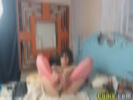 Горячая шалава детка ебёт ее киска и жопа жестоко
