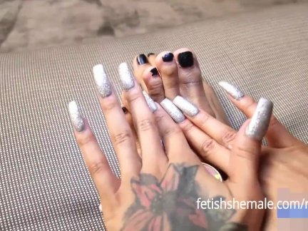 Вкусные черный транссексуал ноги-фетиш транссексуал