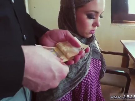 Молодой подросток фистинг и большие сиськи - трах