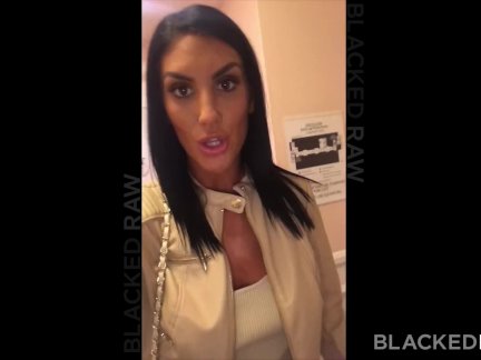 BLACKEDRAW Beautiful hot wife loves to rim black bulls in hotels