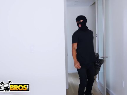 BANGBROS - Thief Invades Keisha Grey's Home and Gets Put To Work