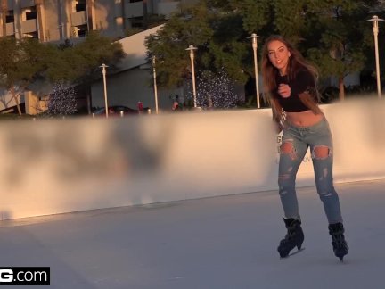 Jessie Wylde shows off her BJ skills in a public