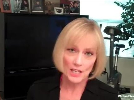 Loving My Amateur GILF Blowjob