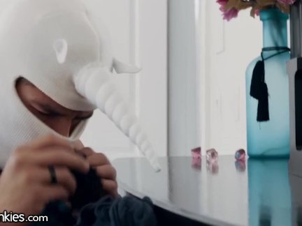 RealityJunkies Bro's Friend Was Sniffing her Panties!