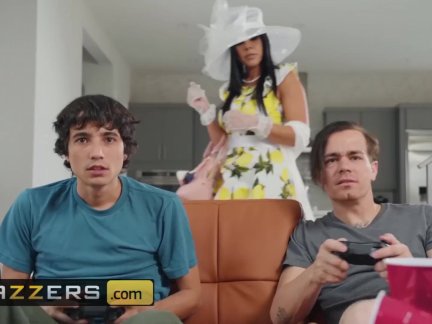 Ass fucking my  Spanish milf maid Diamond Kitt - Brazzers