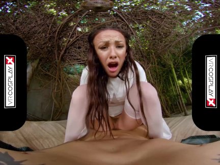 VR Cosplay X – Lord of the Rings’ Arwen (Jennifer White) found you in the mighty Lothlórien realm of the Elves