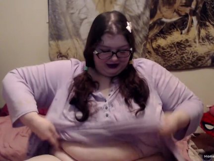 Real amateur plumper and her boyfriend make a porno