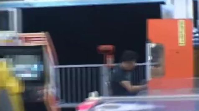 ☆企画｜露出☆《その格好はヤバイョ..》ゲーセンで景品のビキニをゲットするため全裸でUFOキャッチャーするAV女優！？