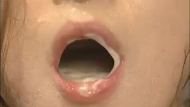 [愛咲れいら]アナルへの中出し。アナルから漏れ出る精子を集めて、それを・・・