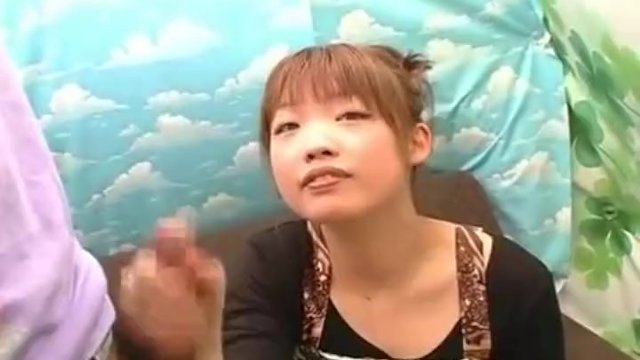 〖CFNM手コキ〗第2回赤面手コキ研究所！「いっぱい出してね」フェラまでしてくれたブサカワ素人娘！