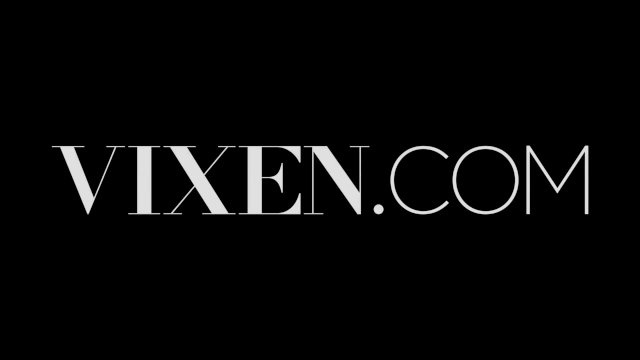 VIXEN Kendra Sunderland has sexecutive meeting with her boss
