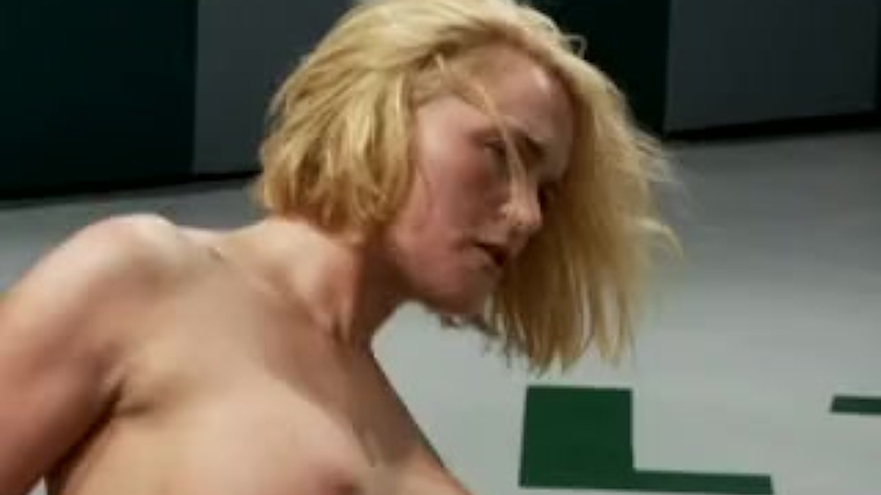 Hard strap-on fight - RedTube