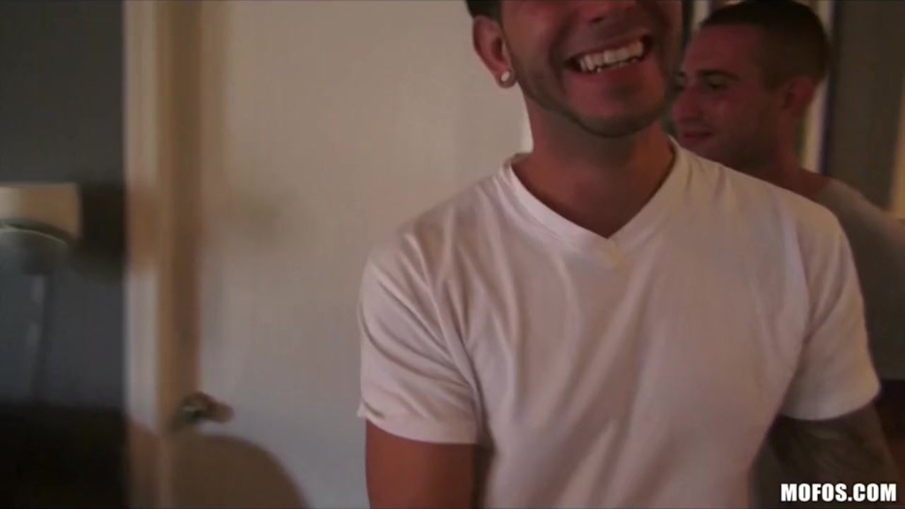 Group of teen Latinas start house party orgy
