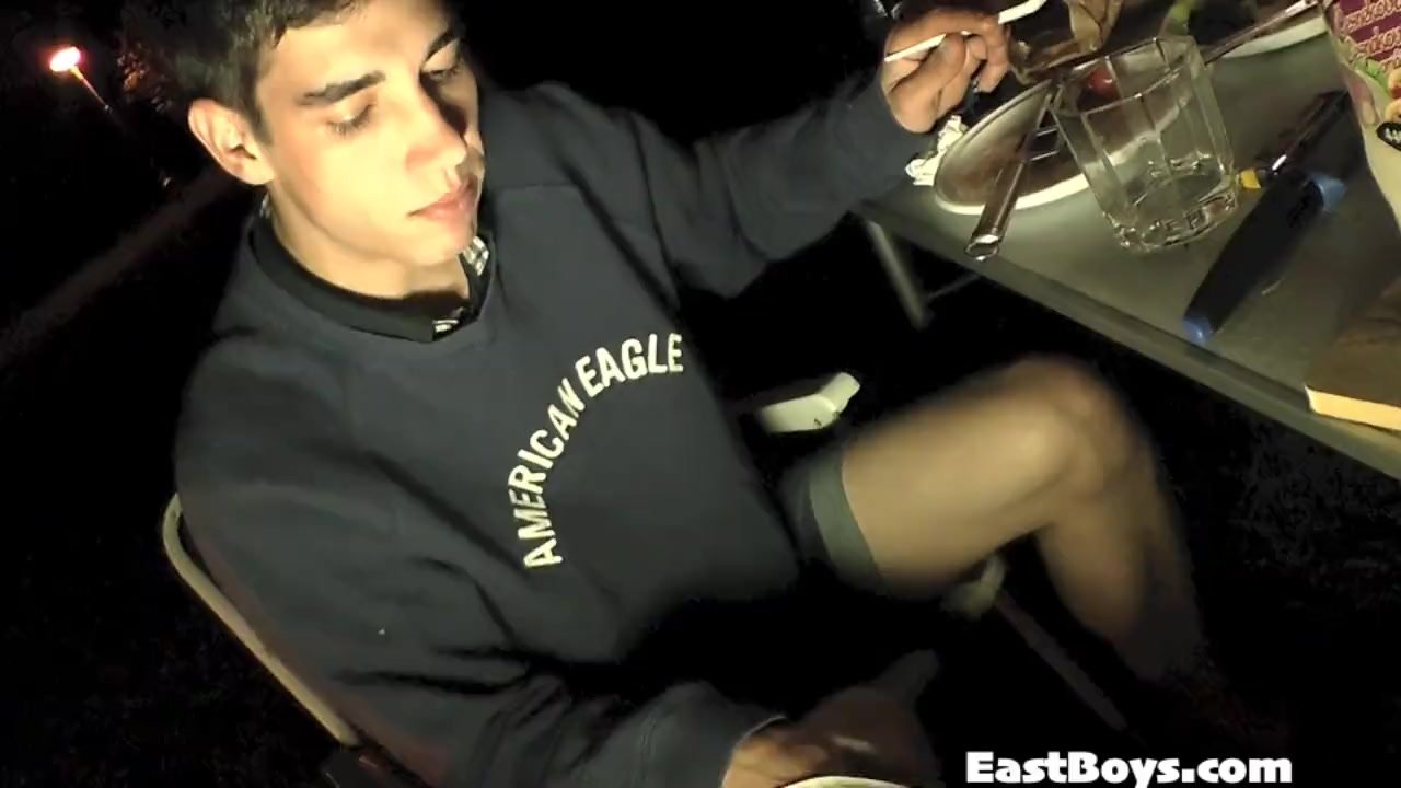 Amateur European gets handjob in public park  - Free Sex Video - RedTube