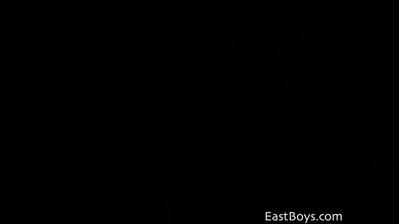 18 Twink Gets First Handjob - RedTube