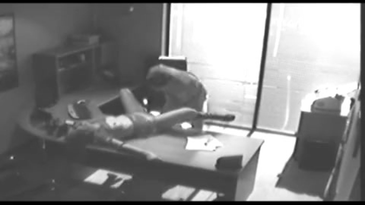 Runtime 10:07 - Visualizzazioni 3848 - Taggato: films, hidden, fucks, offic...