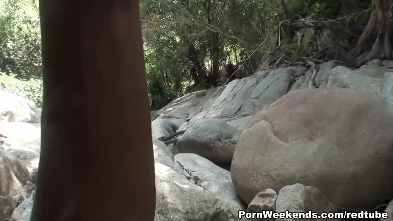 otsosala-tantspole-dala-v-odnu-zhopu-dva-stvola-klassnoe