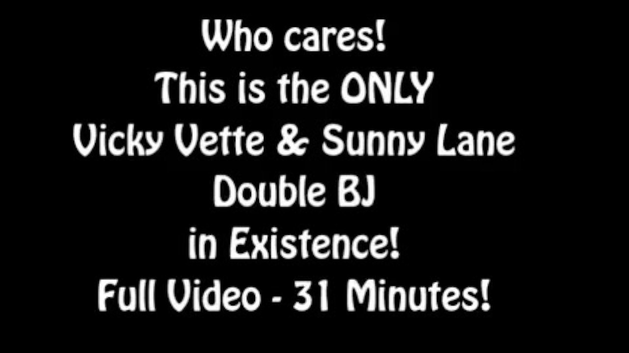 Vicky Vette & Sunny Lane Ultimate Sports BJ!  - Vídeo de sexo grátis - RedTube
