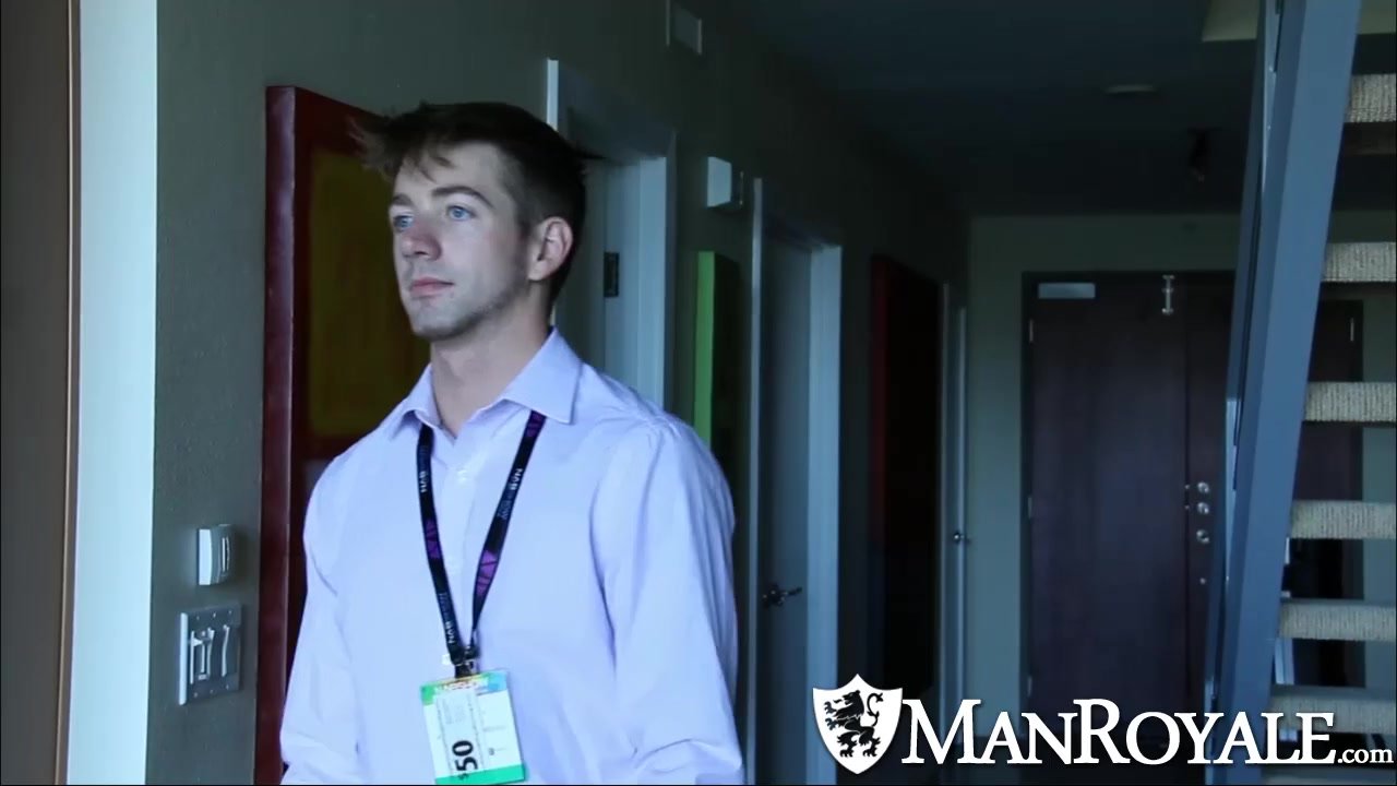 ManRoyale Hot guy comes back home for to fuck - RedTube