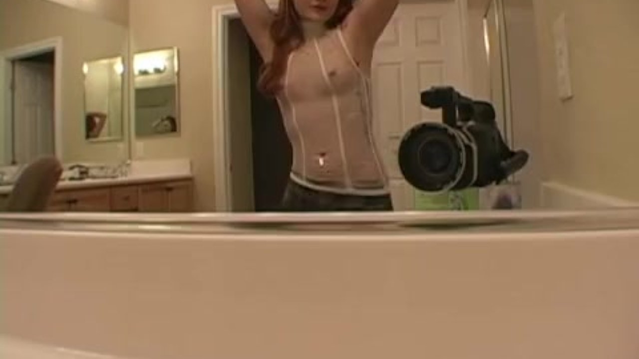 Busty teen takes a naked selfie - RedTube