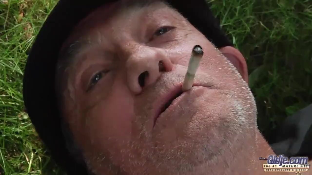 Vagabond old man fucks a teeny in the forest - Free Sex Video - RedTube