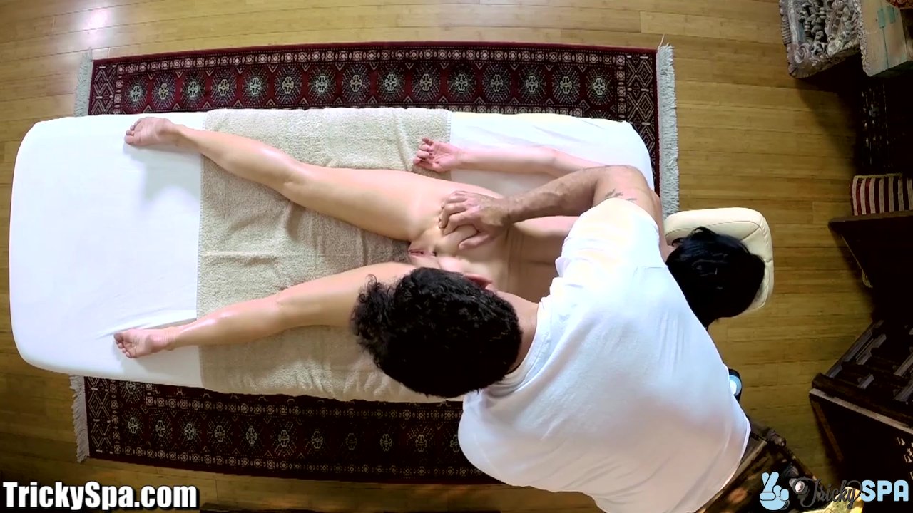 TrickySpa Veronica Avluv Gets Wet for Masseur - Free Sex Video - RedTube