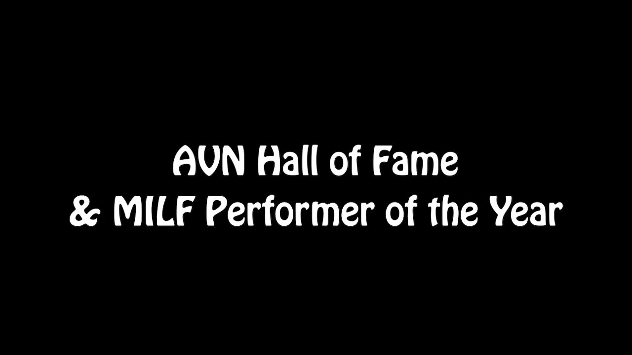 Sexy Milf Julia Ann Gives HandJob To Wake Him - RedTube