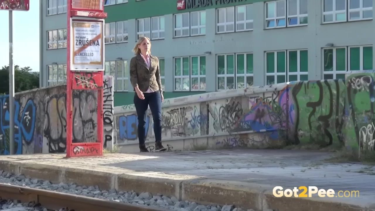 Compilation of pee fail scenes from got2pee - RedTube