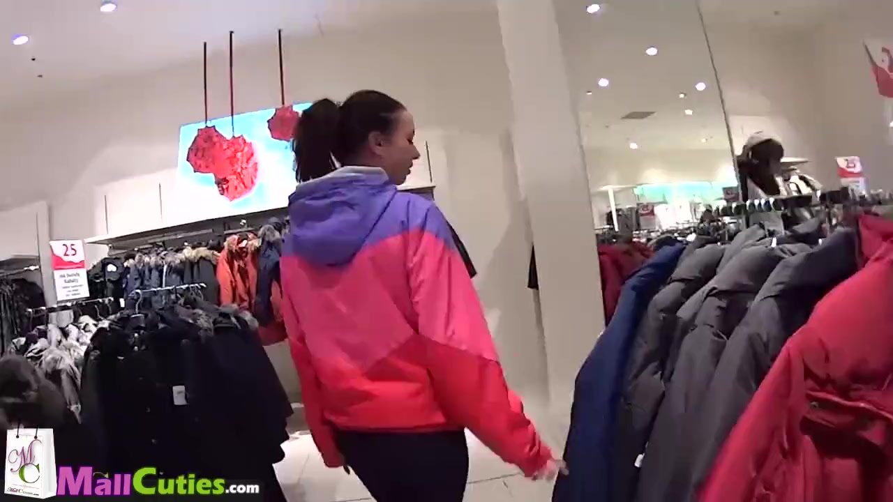 MallCuties Tres  aficionados en público - Vídeo de sexo gratis - RedTube