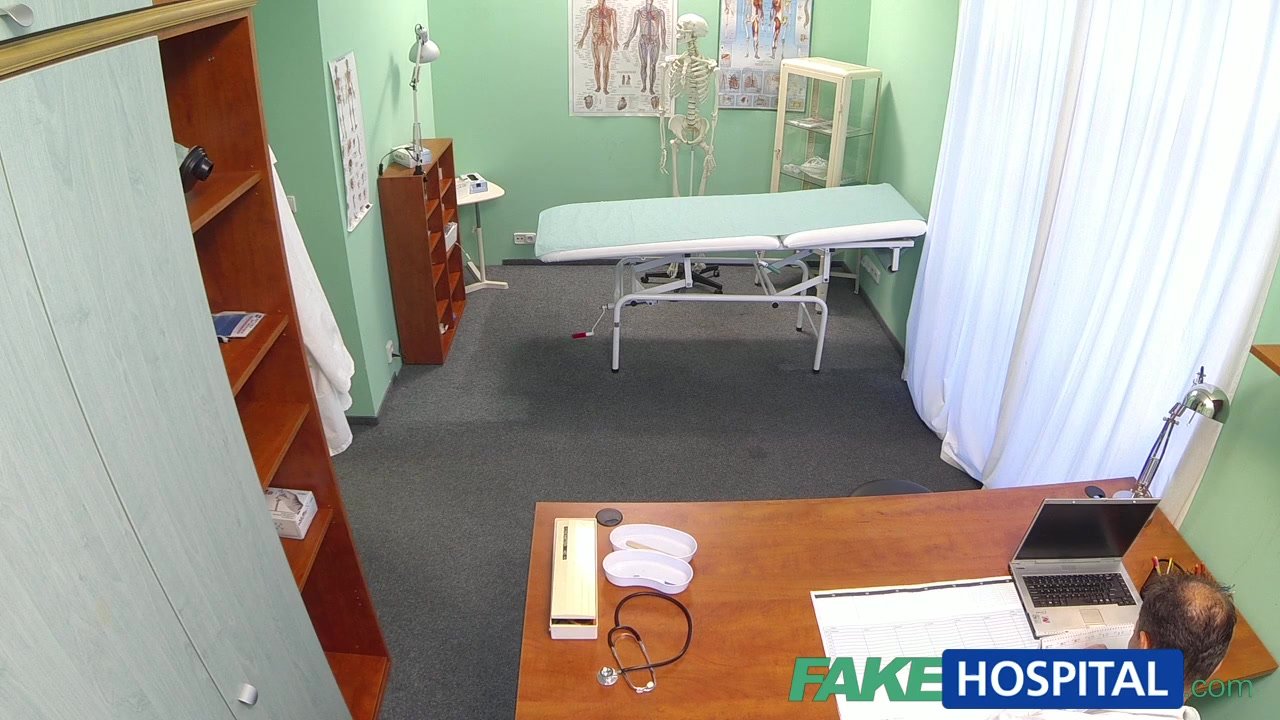 FakeHospital Slim babe wants sex with doctor - RedTube