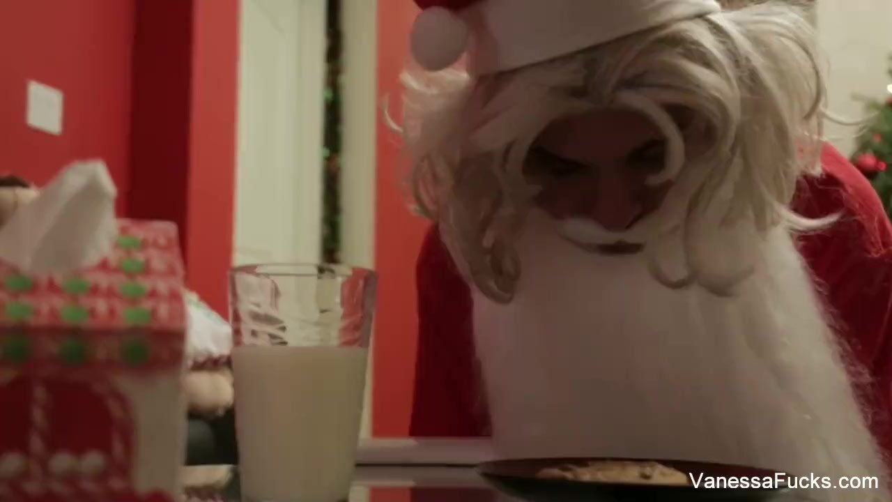 Vanessa Cage is Naughty Santa's Helper - Free Sex Video - RedTube
