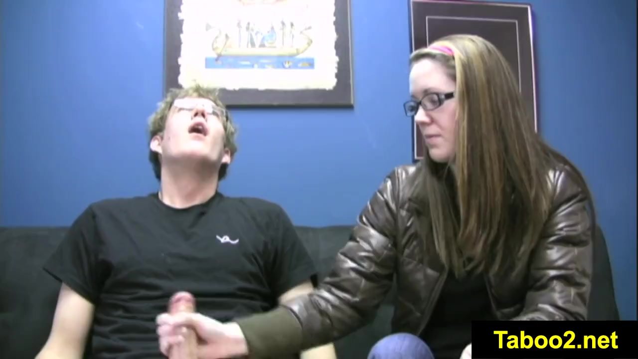 FetishNetwork Nicole first date handjob - RedTube