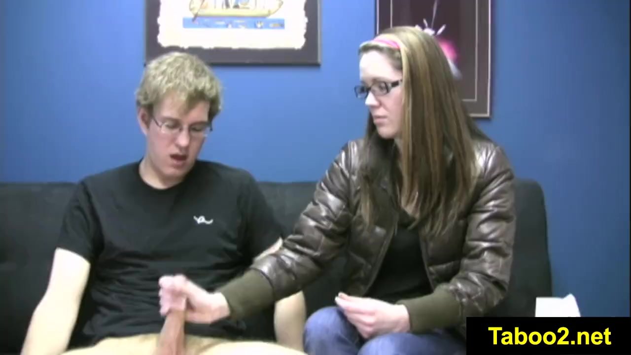 FetishNetwork Nicole first date handjob - RedTube