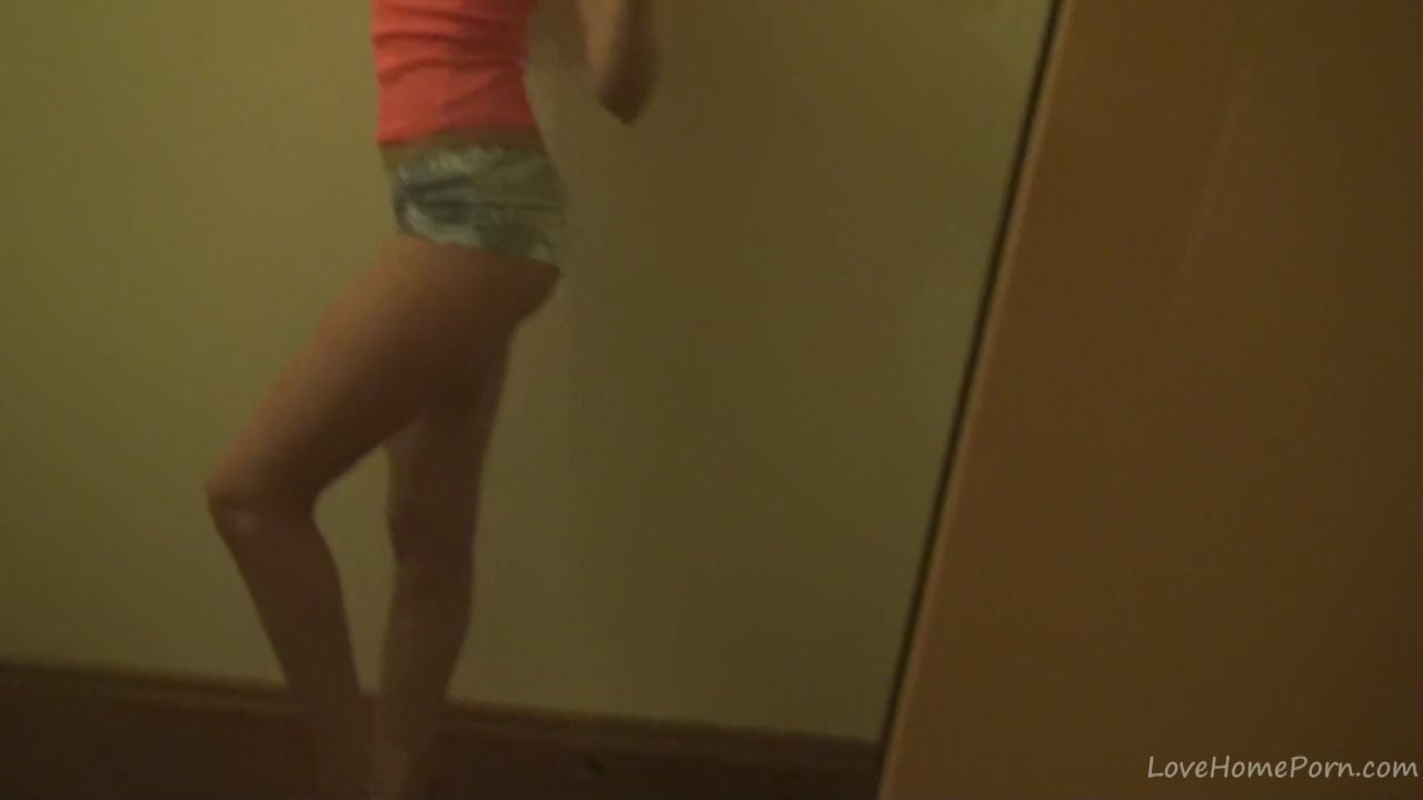 Tiny Lilu posing topless at home - RedTube