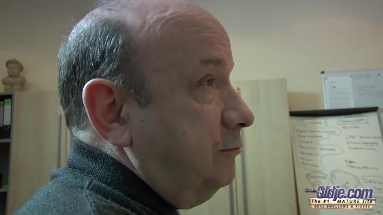 Slutty young nurse mouth checking old man penis in 69 fuck